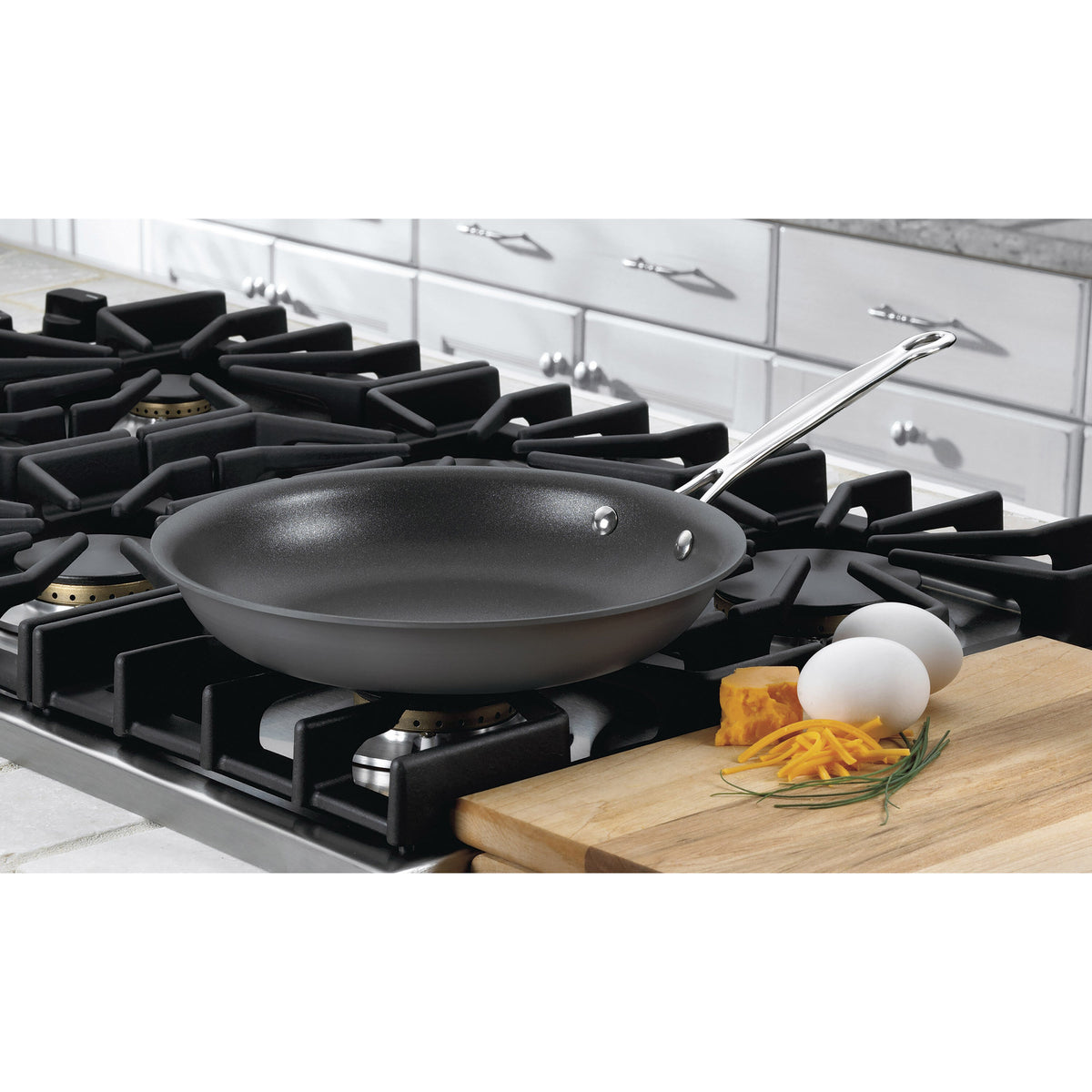 Chef's Classic™ Nonstick Hard Anodized 10" Skillet | Cuisinart Cookware