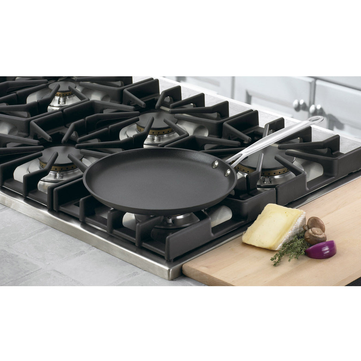 Chef's Classic™ Nonstick Hard Anodized 10" Crêpe Pan | Cuisinart Cookware