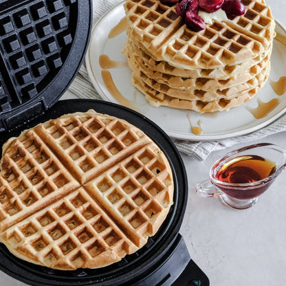 Round Classic Waffle Maker (WMR-CANAS) | Cuisinart Appliances