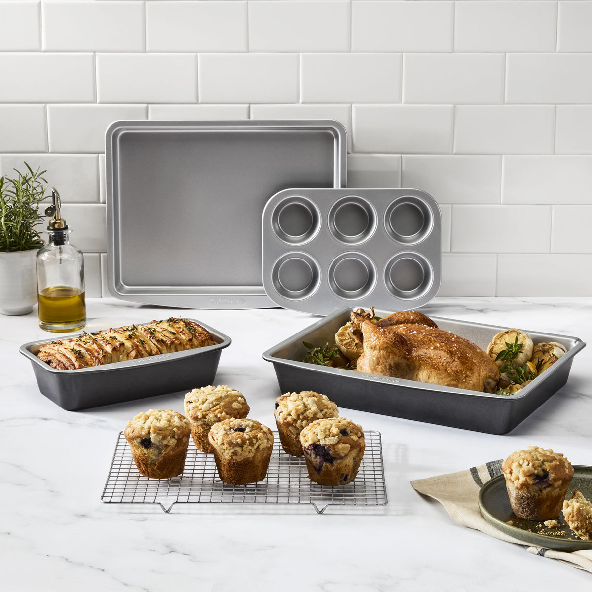 Chef's Confidence™ Stackable Ceramic Nonstick Bakeware | Cuisinart Bakeware