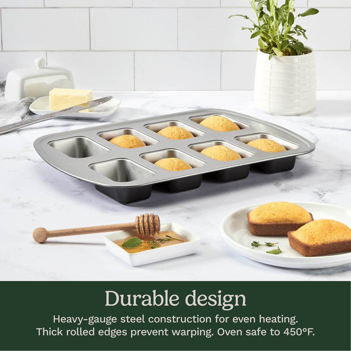 Chef's Classic™ Non-Stick 8-Cup Mini Cornbread Pan | Cuisinart Bakeware
