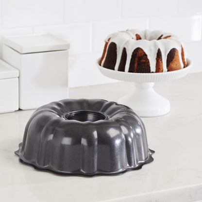 9.5" Fluted Cake Pan | Cuisinart Bakeware