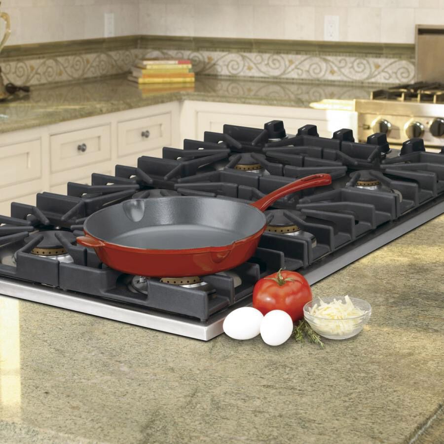 Chef’s Classic™ Enameled Cast Iron Cookware 10" Skillet | Cuisinart Cookware