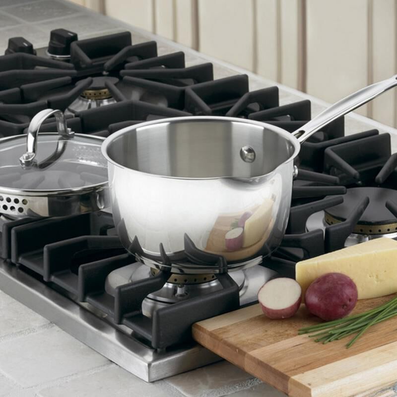 2 Quart Pour Saucepan | Cuisinart Cookware