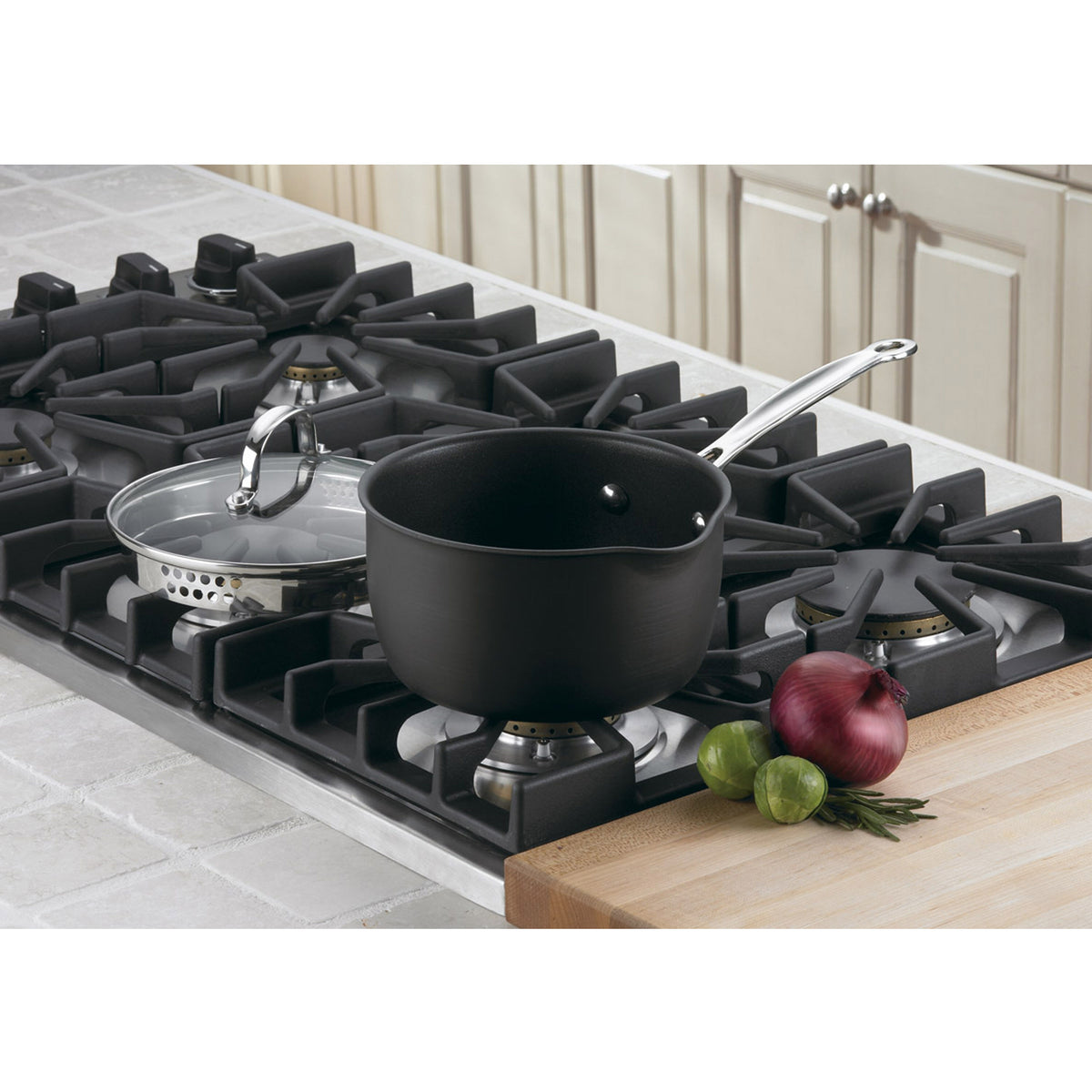 2 Quart Pour Saucepan | Cuisinart Cookware