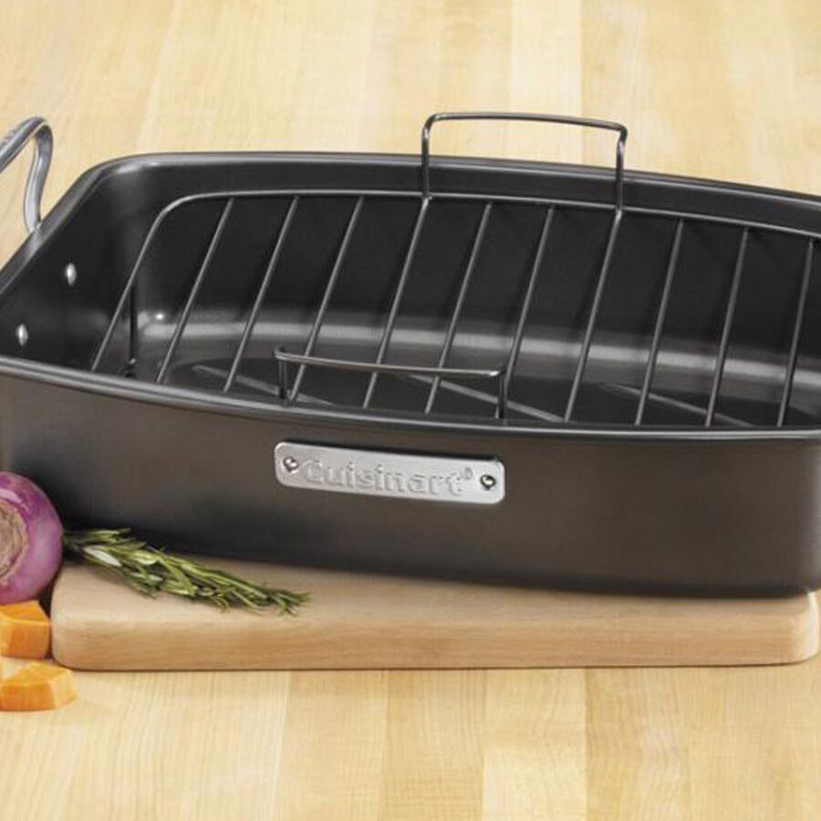 17" x 13" Nonstick Roaster with V-Rack | Cuisinart Cookware
